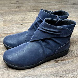 Clarks women's Sillian Tana navy ankle boots, flat heel booties